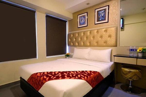 Sandpiper Hotel image 30